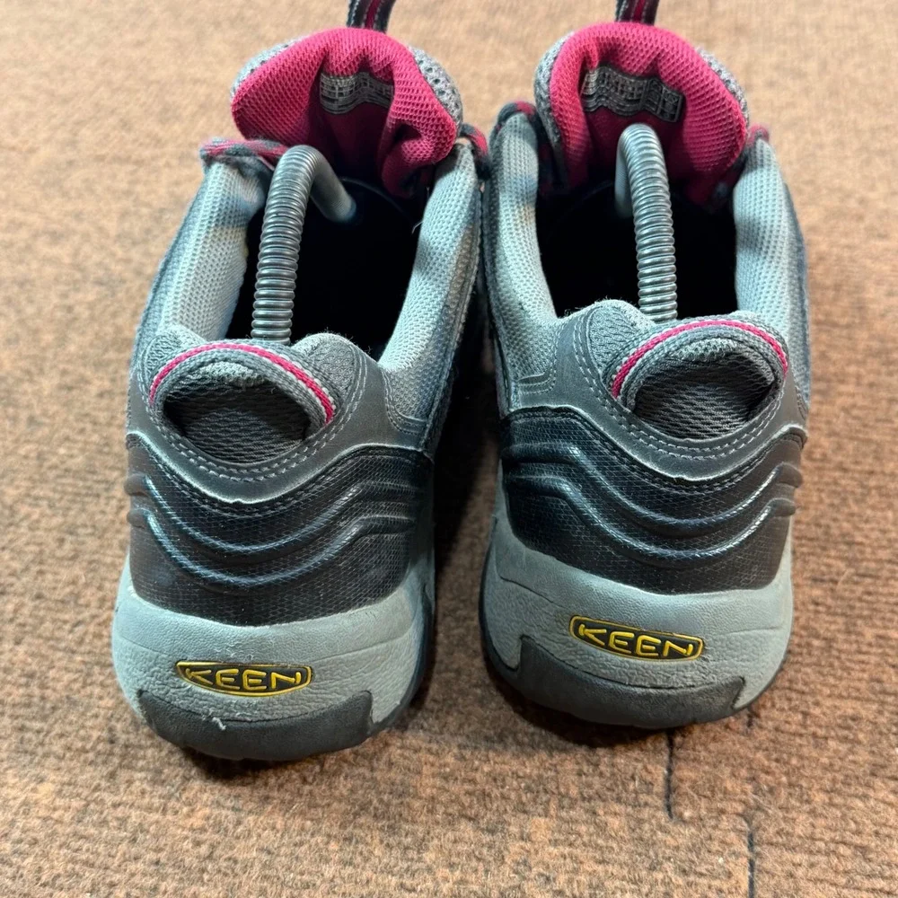 Keen Voyageur Womens Hiking Shoes Gray Pink Leather Mesh Low Top 1011280 Size 10